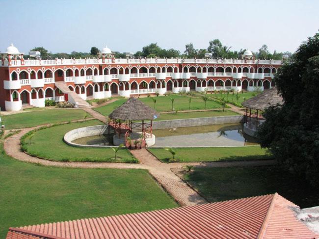 Aum Health Resort Vadodara Dış mekan fotoğraf