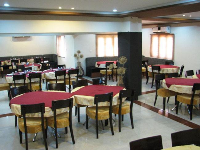 Aum Health Resort Vadodara Dış mekan fotoğraf